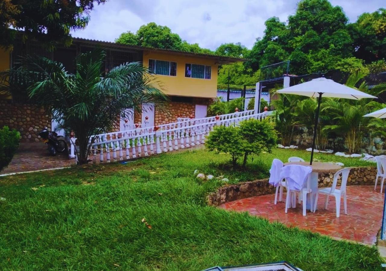 Hotel Villa De Rauzan Melgar Luaran gambar