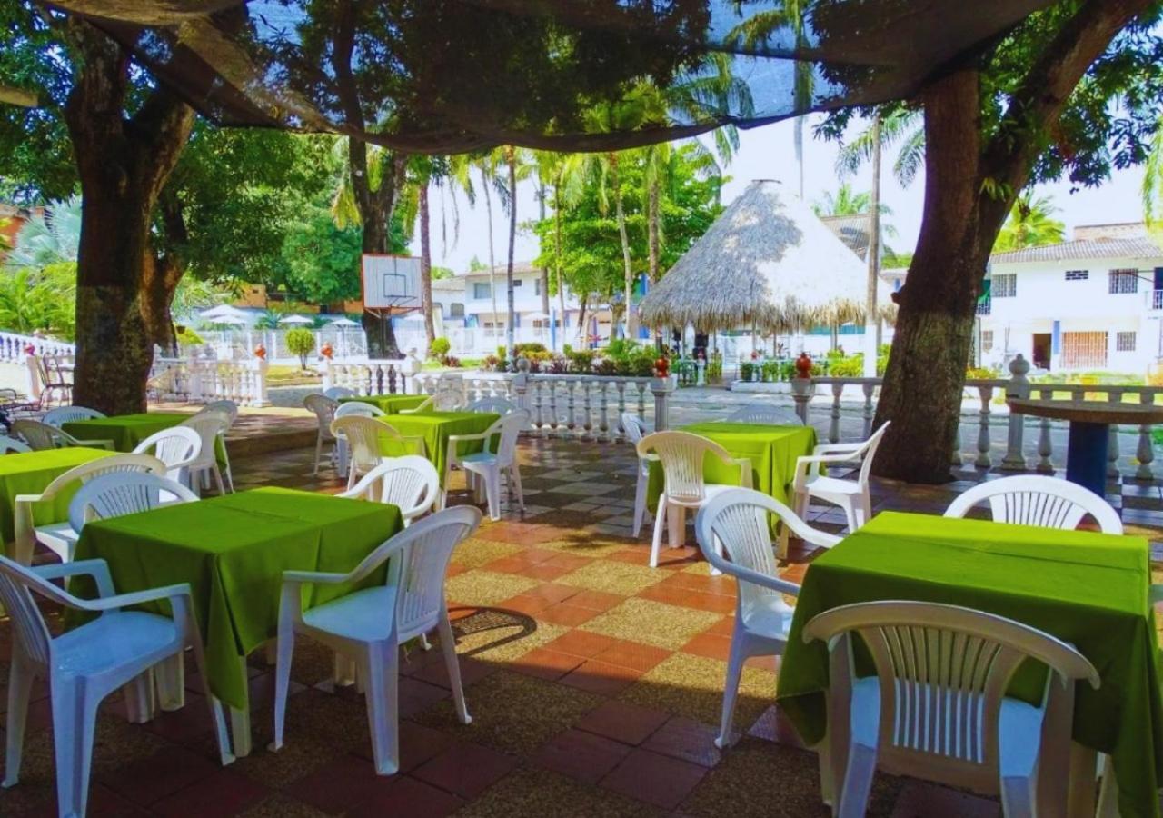 Hotel Villa De Rauzan Melgar Luaran gambar